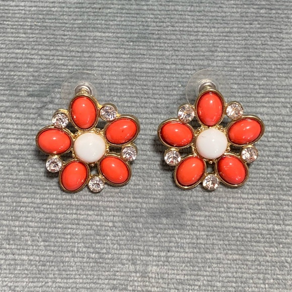 Jewelry - Vintage, beautiful, orange white clear gemstone pierced earrings 1” across, gold